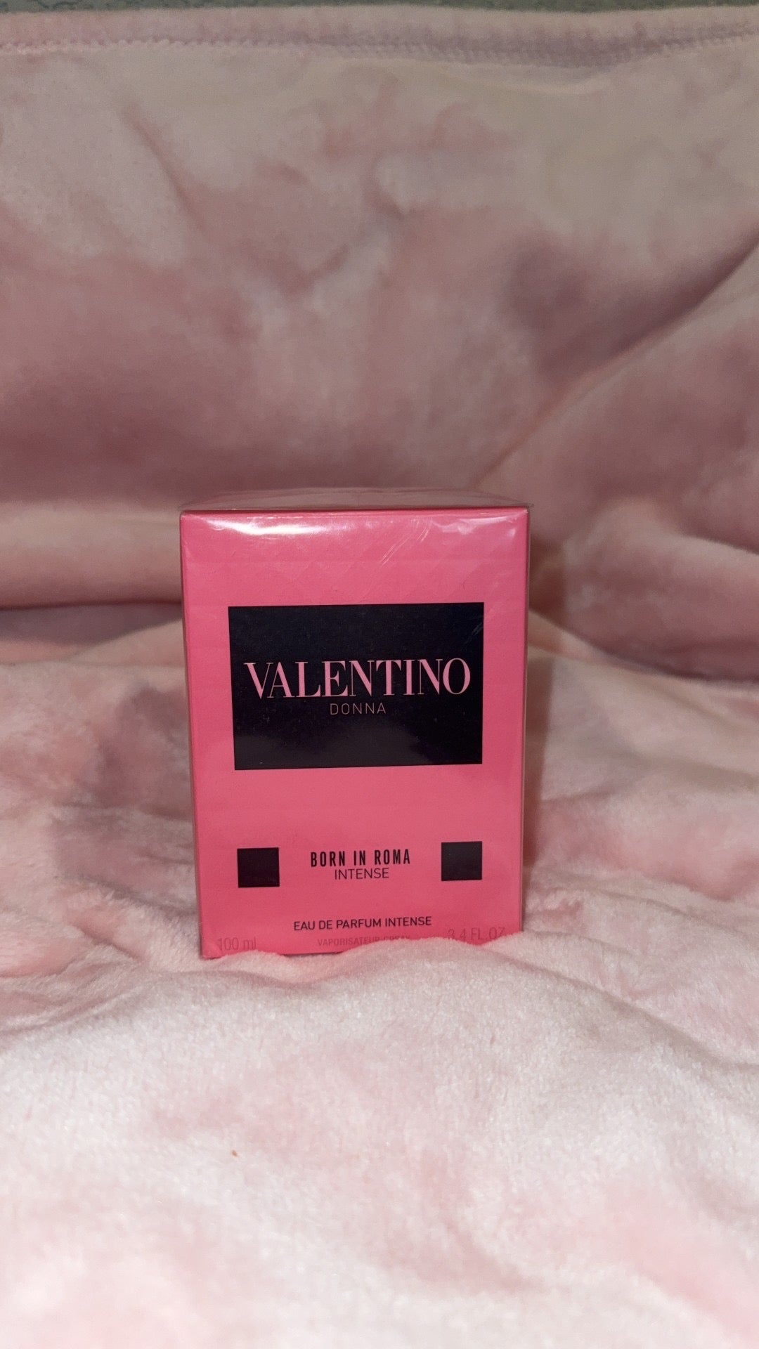 Donna Born in Roma Intense Eau de Parfum
